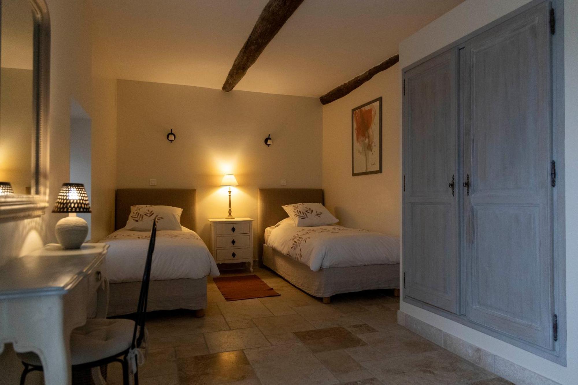 Mas Des Cedres Villa Menerbes Exterior photo